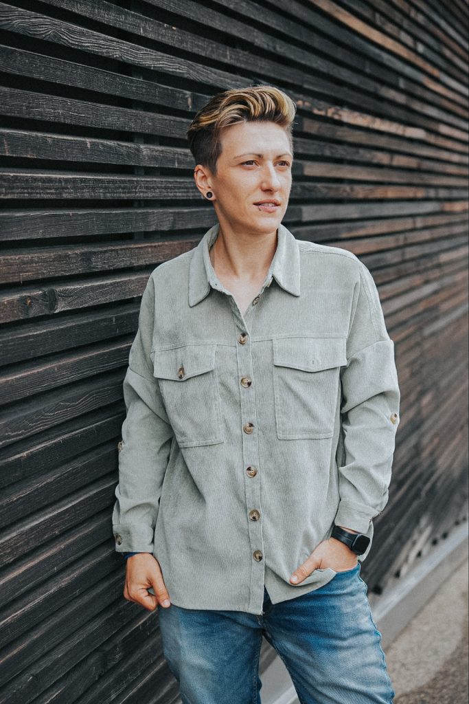 Porträt von Alex Eteridou, Fotografin und Visual Storytellerin aus Erligheim.