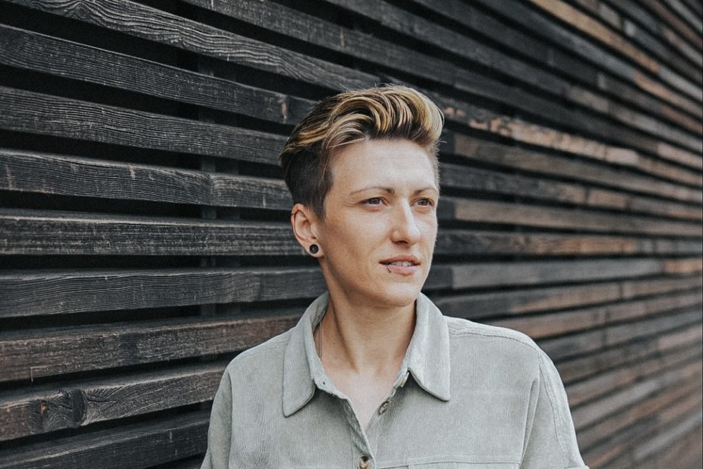Porträt von Alex Eteridou, Fotografin und Visual Storytellerin aus Erligheim.